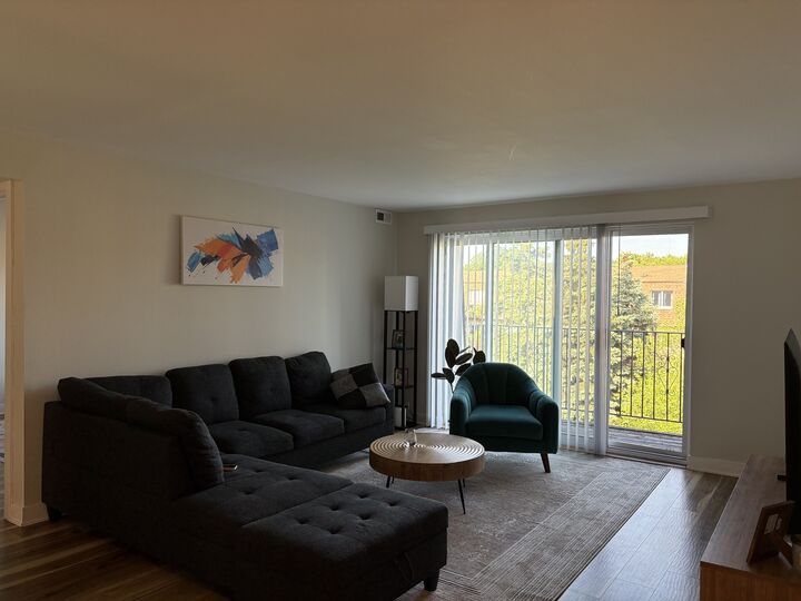 Property Photo: 9439 Bay Colony Drive 3N IL 60016