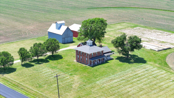 Property Photo: 17331 Hillside Road IL 61270
