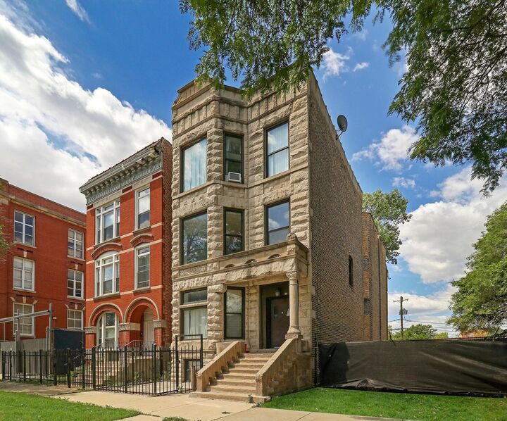 Property Photo:  4040 S Wabash Avenue  IL 60653 