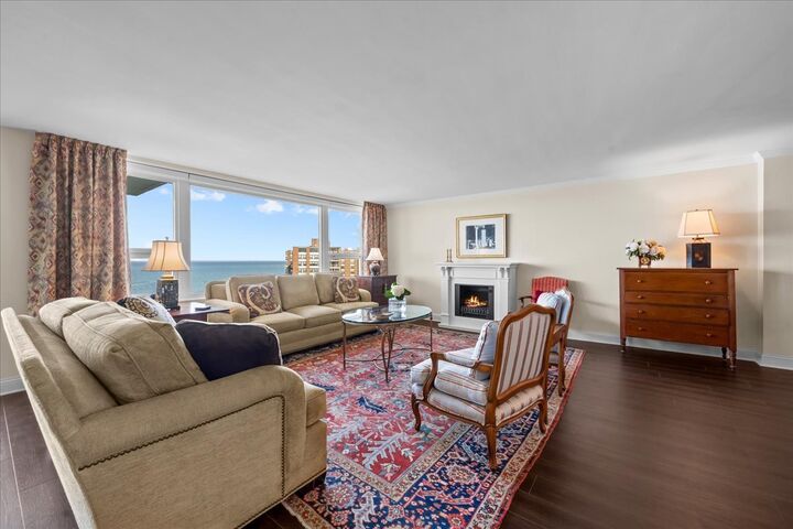 Property Photo:  1630 Sheridan Road 9C  IL 60091 