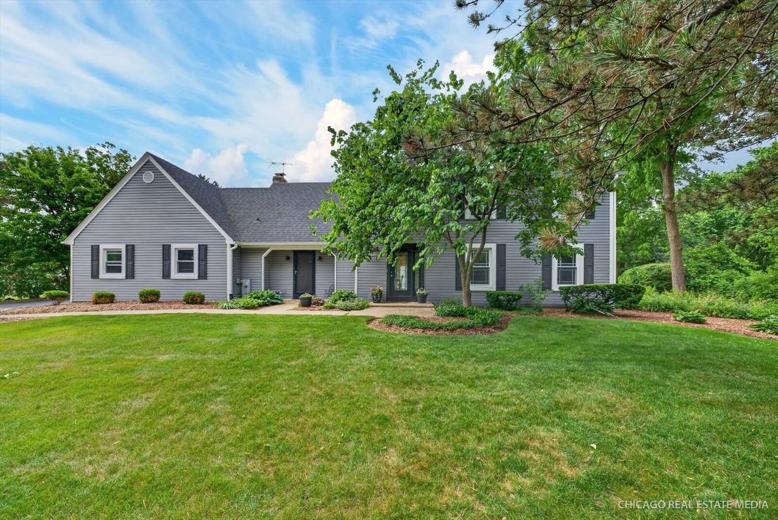 Property Photo:  1125 W Wood Street  IL 60067 