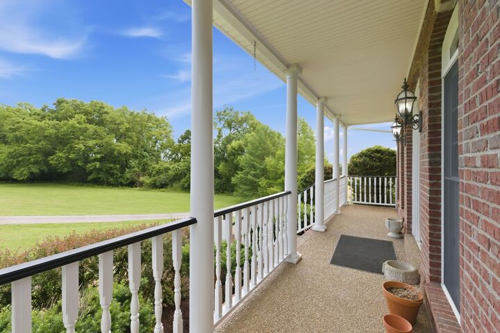 Property Photo: 4325 Long Ln TN 37064
