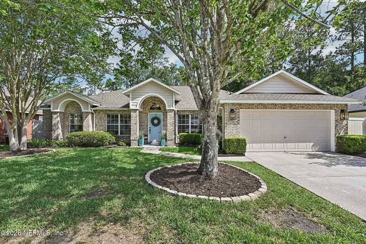 Property Photo: 10383 Meadow Point Drive FL 32221