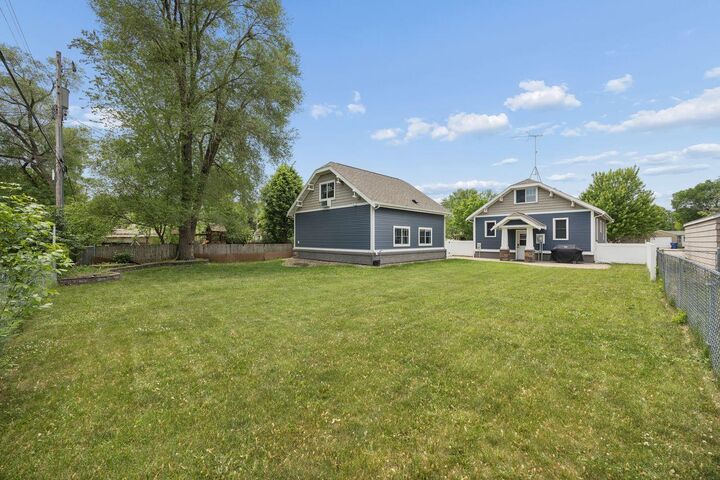Property Photo:  1014 11th Avenue N  MN 56303 