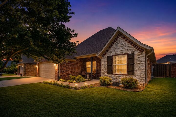 Property Photo:  6502 S 49th Street  AR 72758 