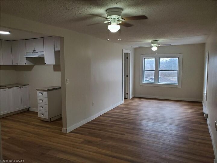 Property Photo:  585 King Street 2  ON L3B 3L3 