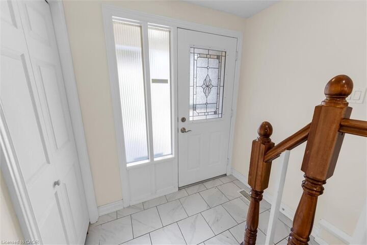 Photo de la propriété:  3008 Palmer Drive 2  ON L7M 1L2 