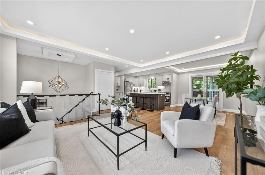 Property Photo:  627 Glen Forrest Boulevard  ON N2L 4K2 