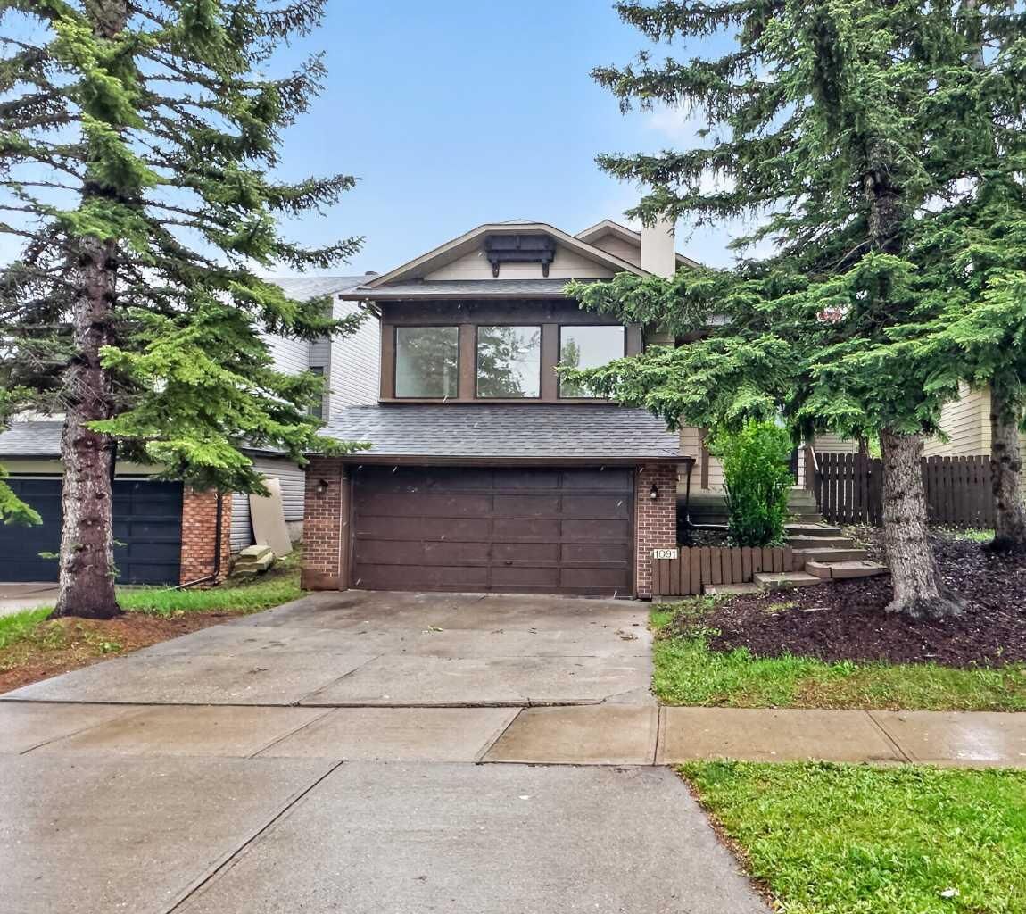 Property Photo:  1091 Berkley Drive NW  AB T3K 1S6 