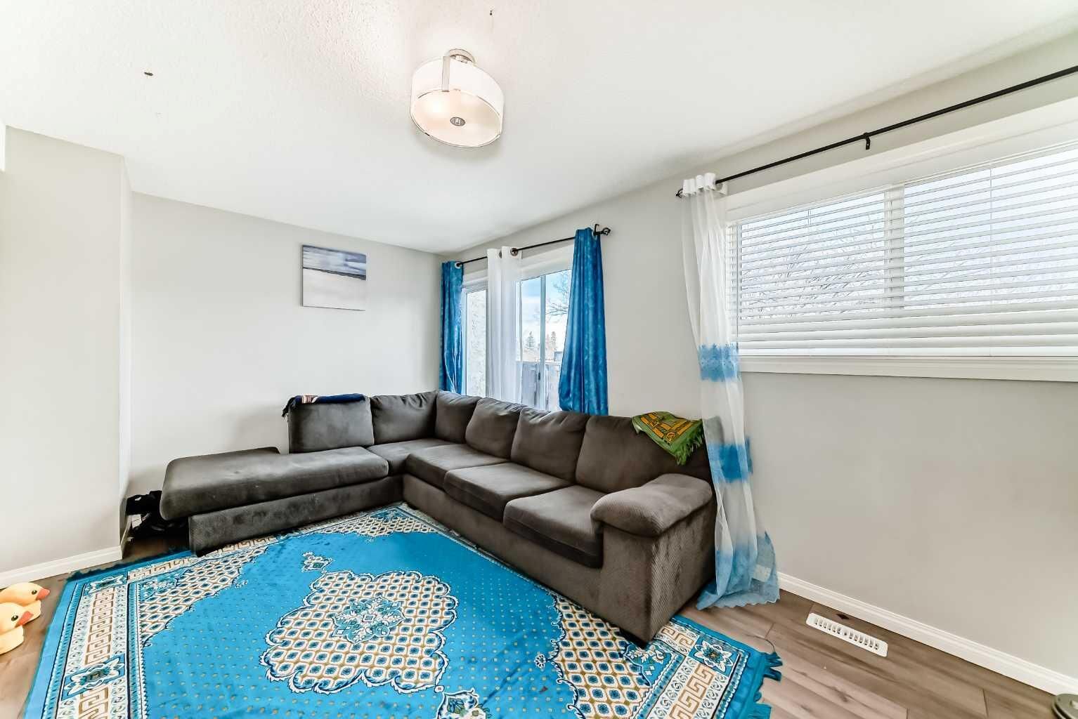 Property Photo:  5520 1 Avenue SE 57  AB T7A 5Z7 