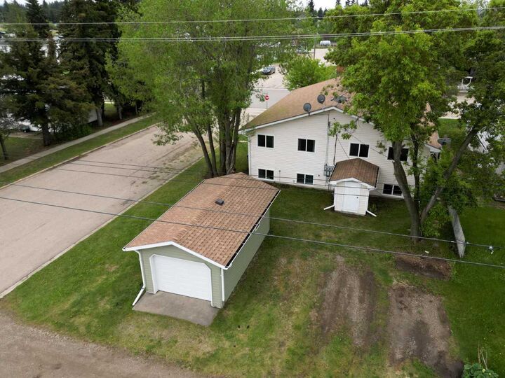 Property Photo:  4904 51 Avenue  AB T0M 0X0 