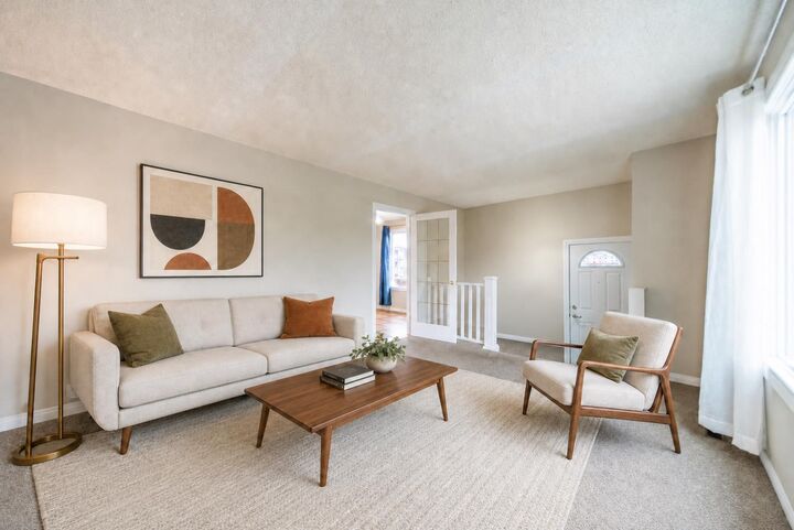 Property Photo:  5119 30 Avenue SW  AB T3E 6R2 