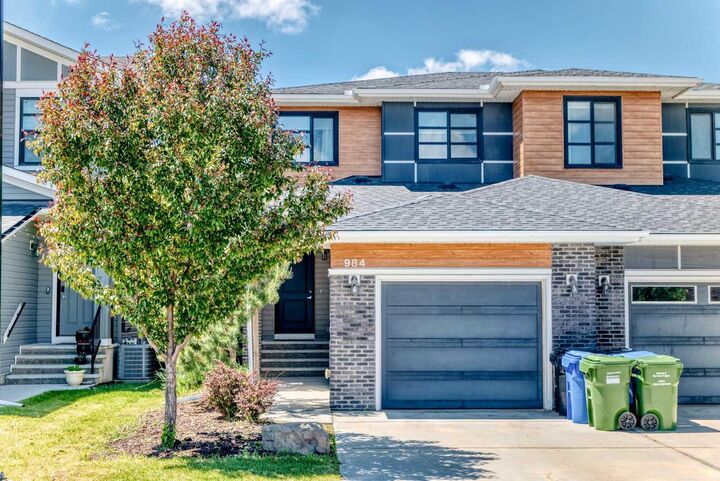 984 Seton Circle SE — photo 1