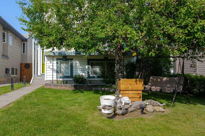 Property Photo:  63 Coventry View NE  AB T3K 5H4 