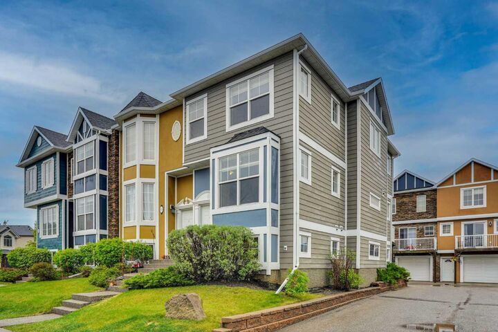 Property Photo:  124 Lavender Link  AB T1X 0E6 
