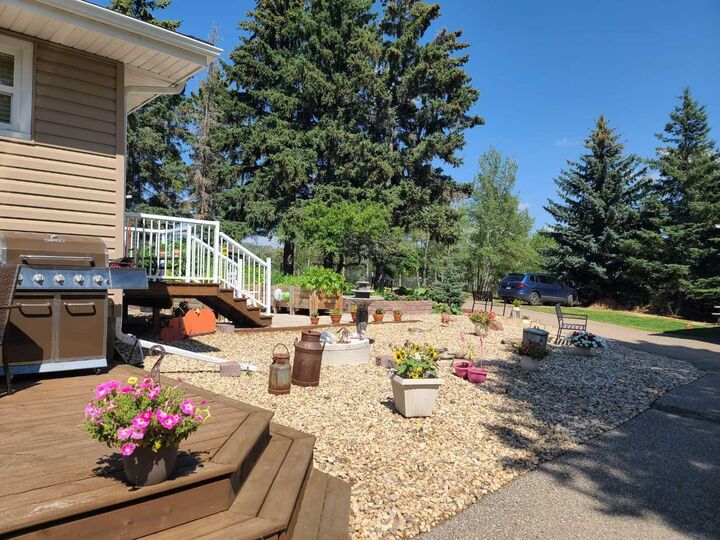 Property Photo: 3, 26575 Hwy 11 AB T4E 1A5