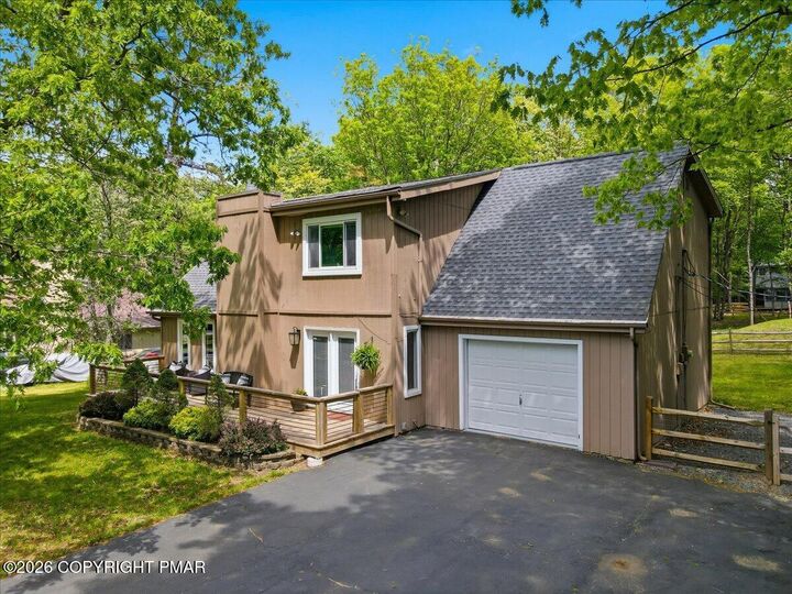 Property Photo: 74 Byron Lane PA 18210
