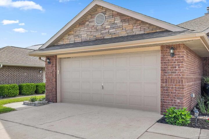 Property Photo: 1797 Twin Pine Blvd FL 32563
