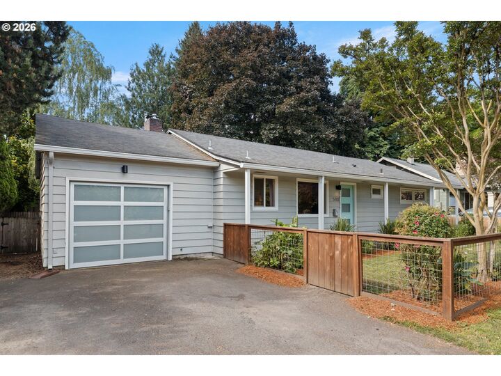 Property Photo: 5100 SE Long St OR 97206