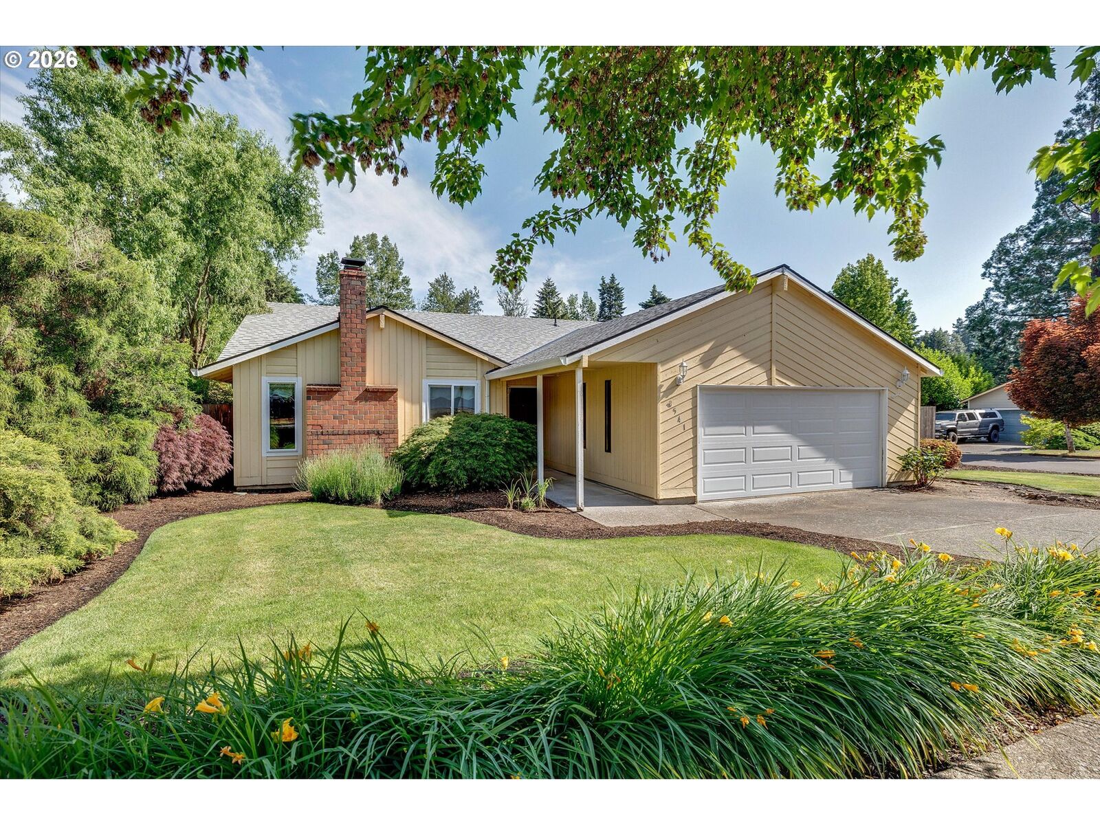 Property Photo:  8541 SW Mandan Dr  OR 97062 