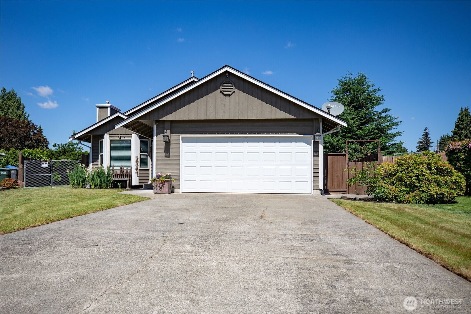 Property Photo:  1917  9th Avenue Ct SE  WA 98372 