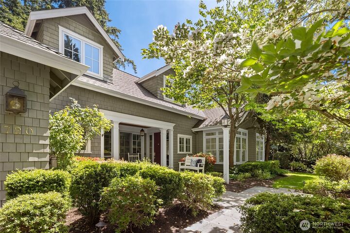 Property Photo: 2720 105th Avenue SE WA 98004