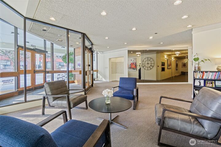 Property Photo:  2201  3rd Avenue 1106  WA 98121 