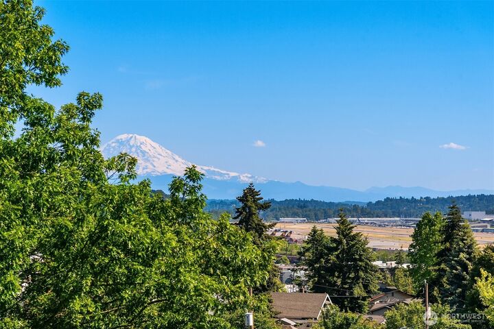 Property Photo: 5562 15th Avenue S WA 98108