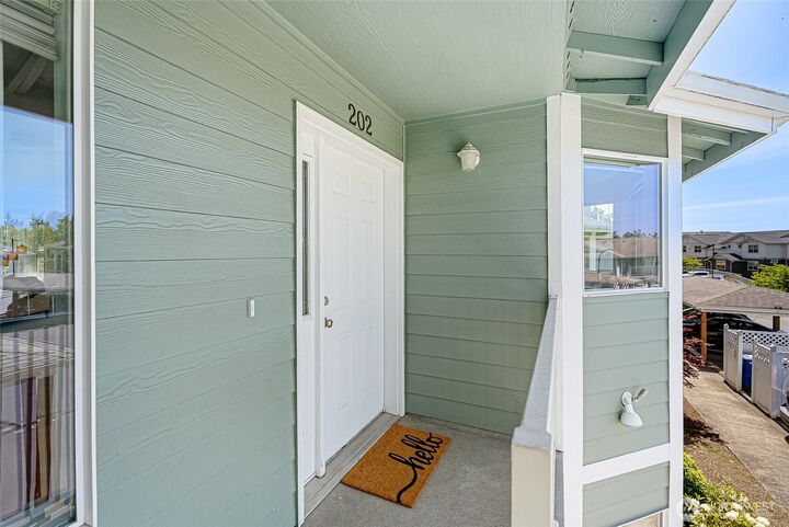 Property Photo:  246  Prince Avenue 202  WA 98226 