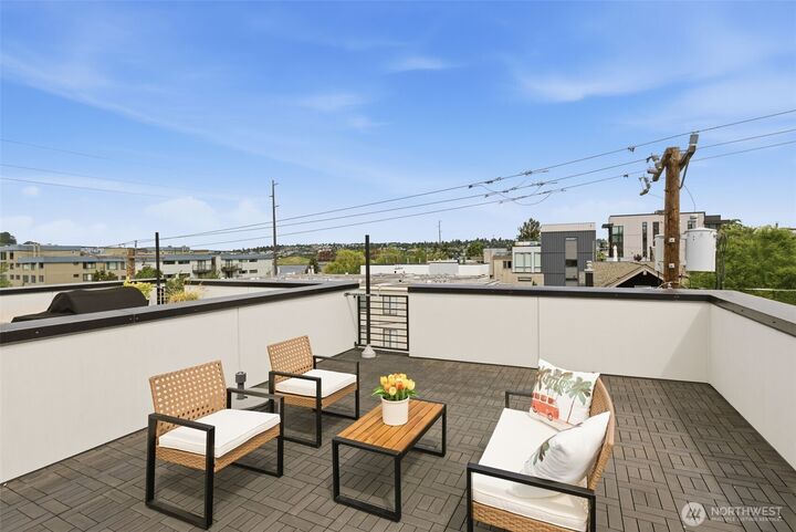 Property Photo:  69 E Lynn Street  WA 98102 
