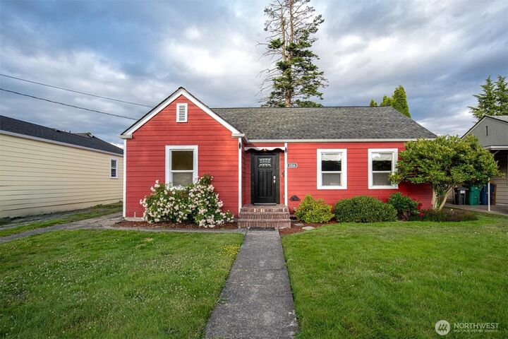 Property Photo: 1314 S 12th Street WA 98274