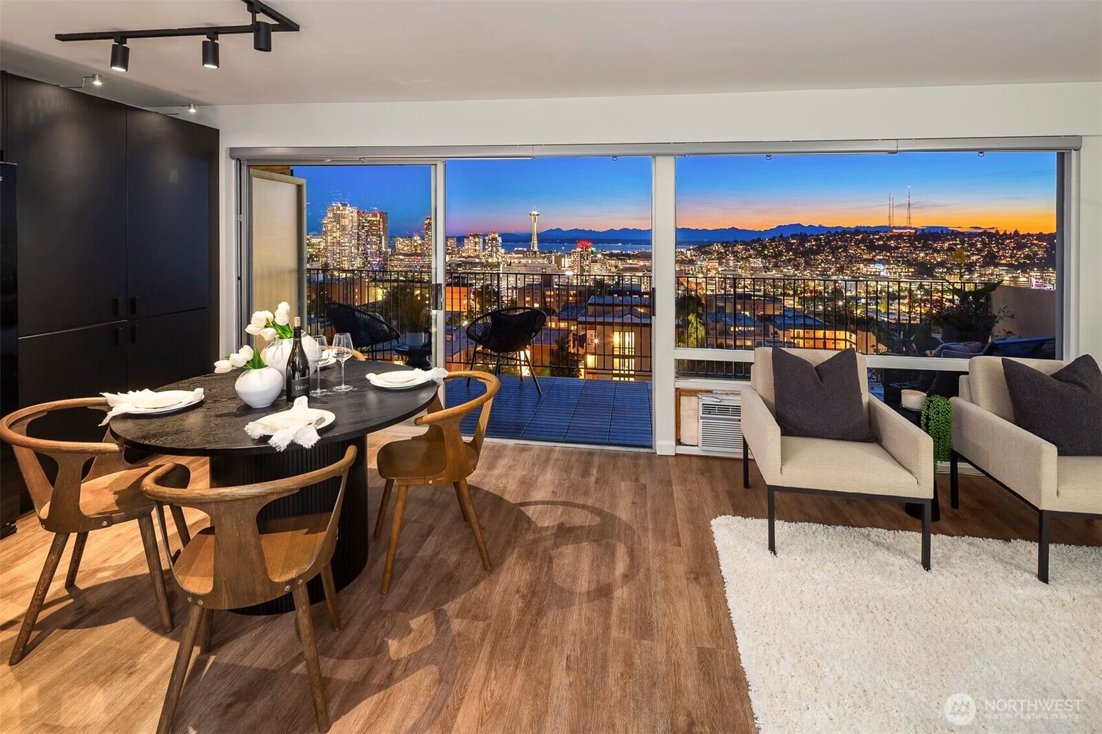 Property Photo: 505 Belmont Avenue E 801 WA 98102