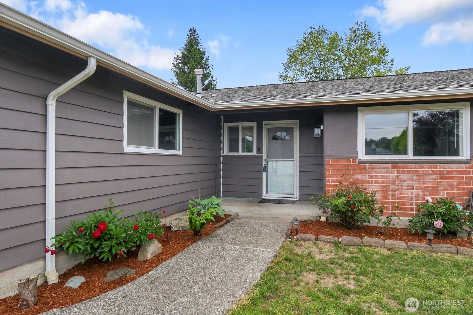 Property Photo: 24415 14th Avenue S WA 98198