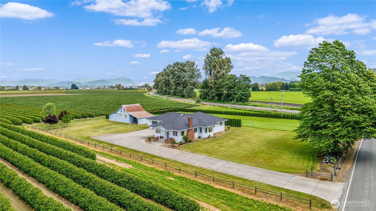 Property Photo:  3084  Lindsay Road  WA 98247 
