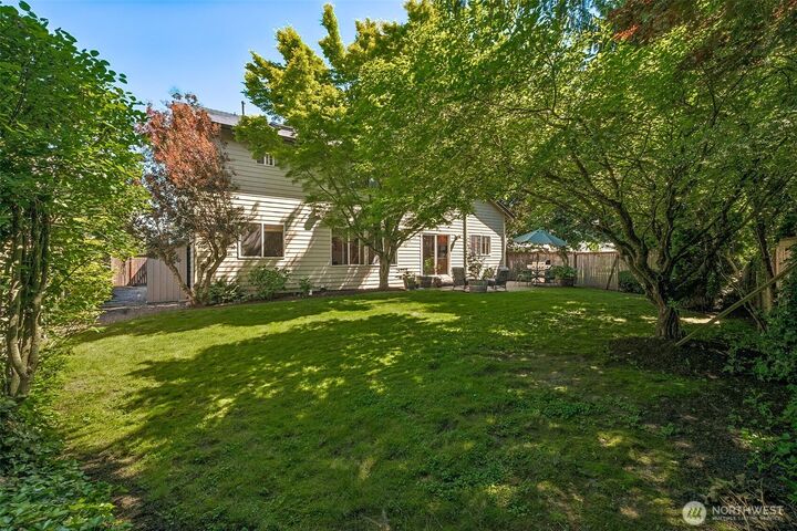 Property Photo:  445 SE 7th Street  WA 98045 
