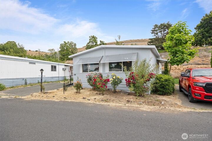 Property Photo:  2205  Butterfield Road 247  WA 98901 