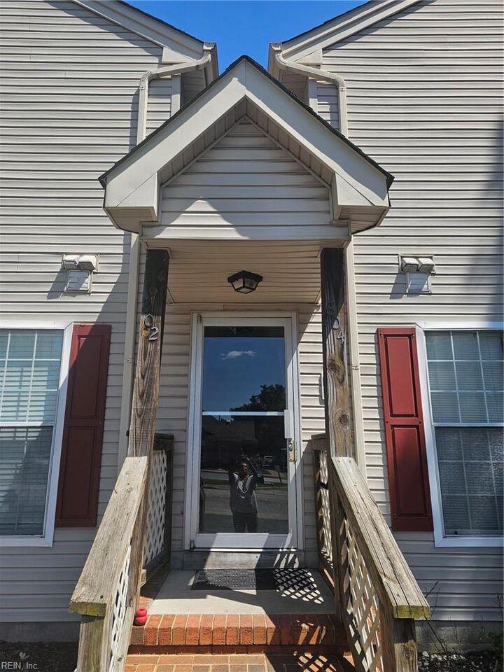 Property Photo: 804 Newday Ct VA 23602