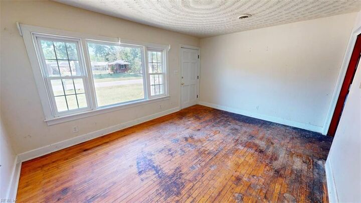 Property Photo:  5217 Askew Rd  VA 23321 
