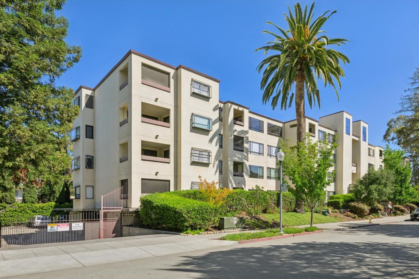 Property Photo:  410 Sheridan Avenue 226  CA 94306 