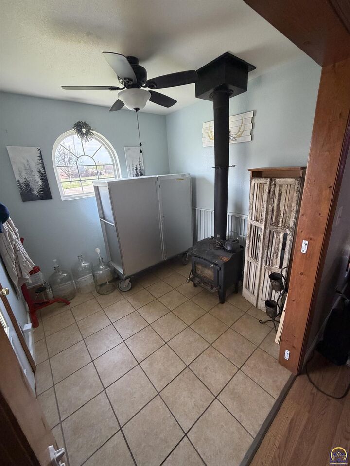 Property Photo:  114 S Walnut St  KS 66864 