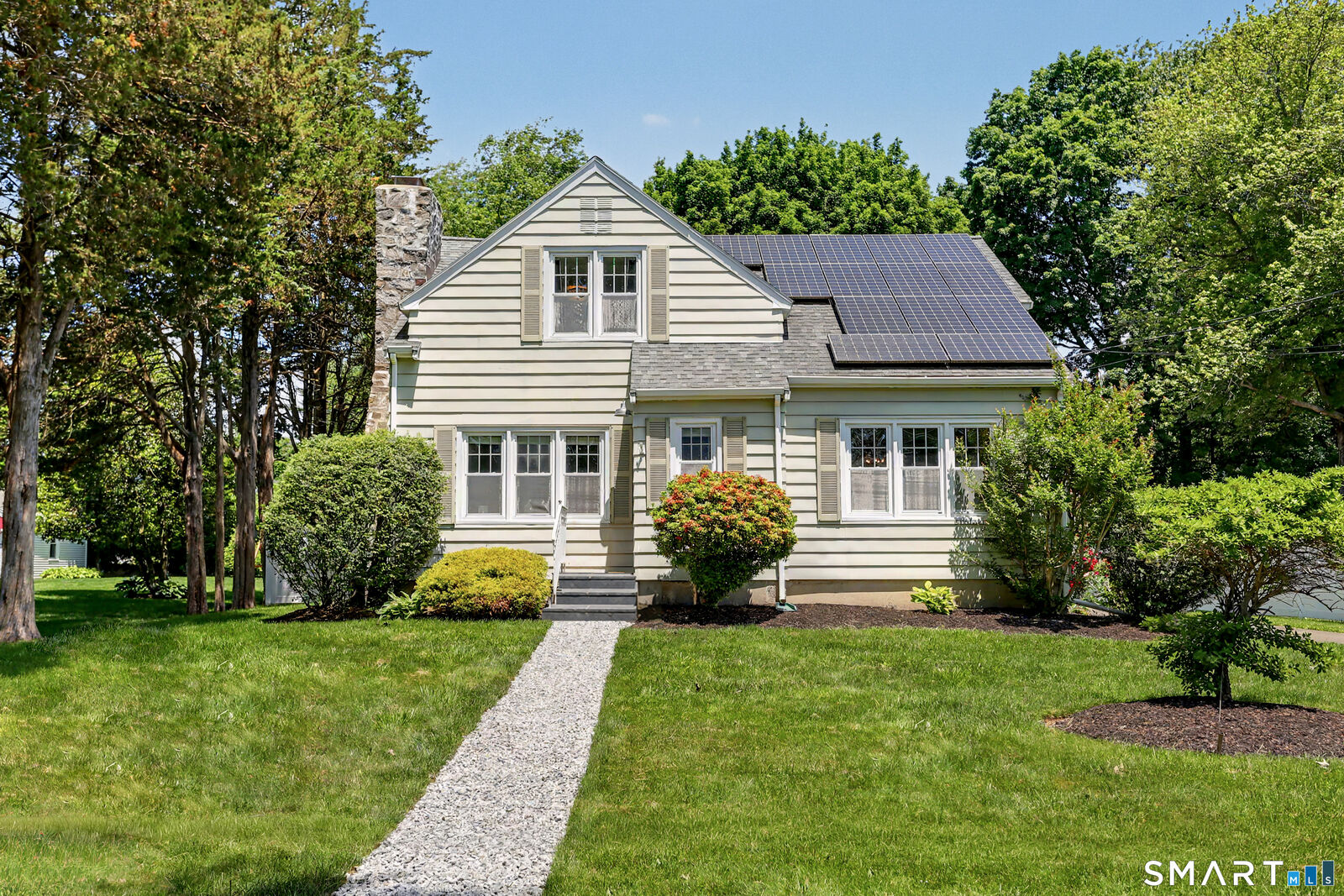 Property Photo:  23 Brewster Place  CT 06611 