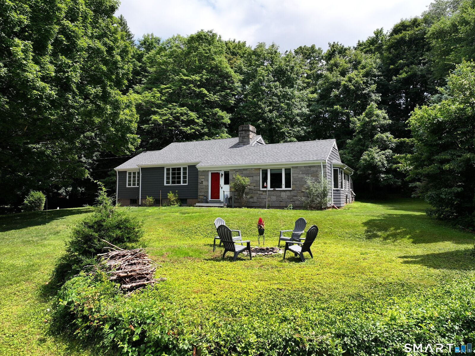 Property Photo:  244 Chestnut Hill Road  CT 06033 