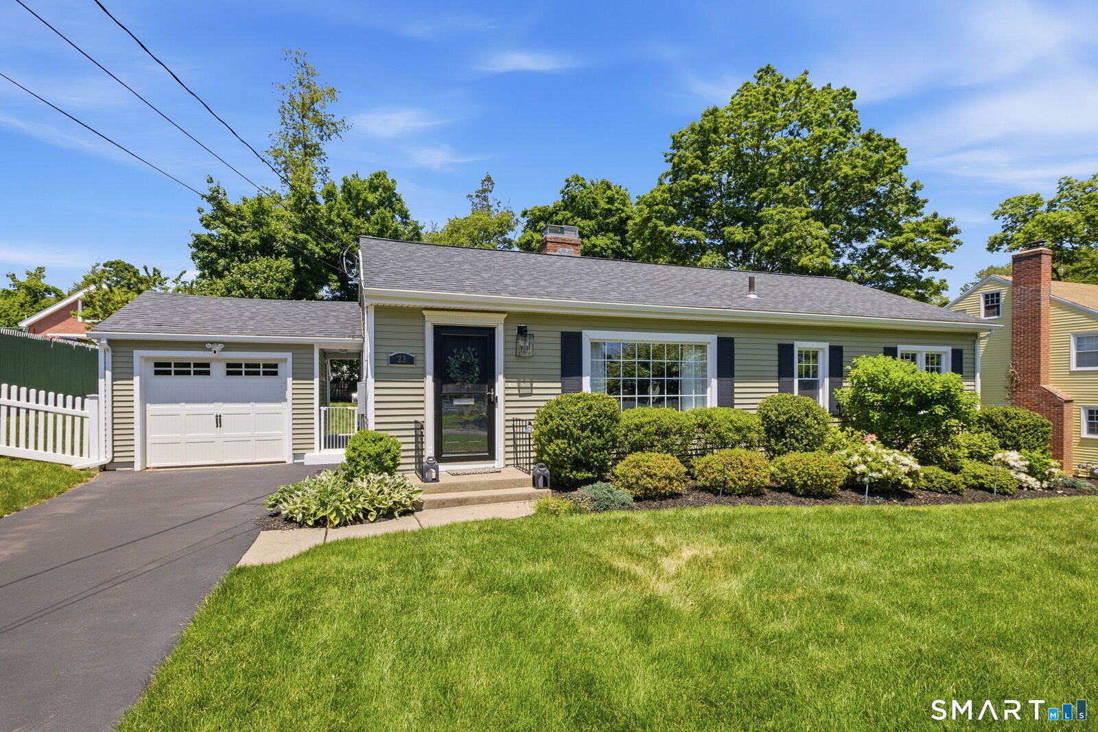 Property Photo:  22 Rockledge Drive  CT 06107 