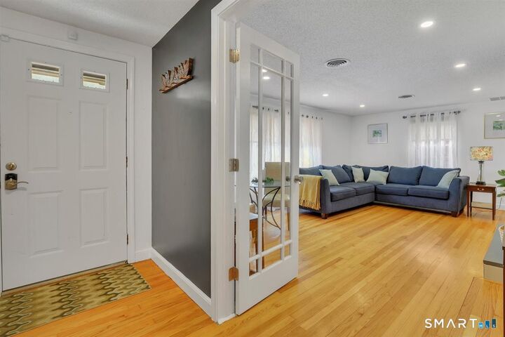 Property Photo:  6 Beechwood Circle  CT 06416 