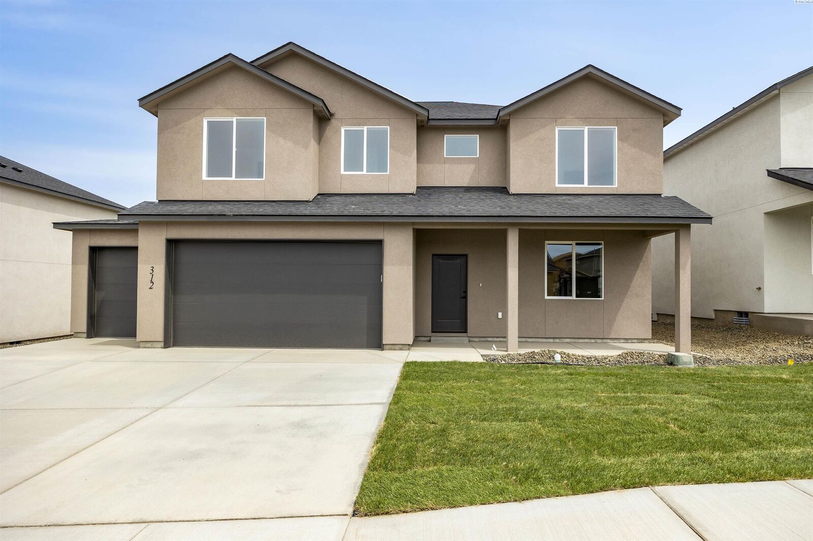 Property Photo:  312 Victoria Street  WA 98944 