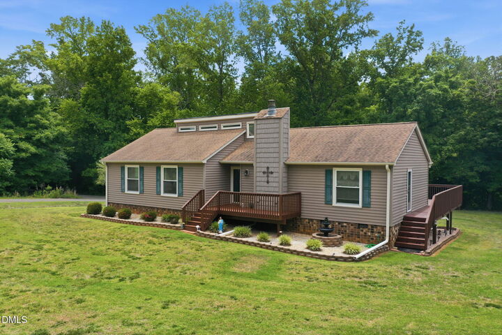 Property Photo:  3124 Oakridge Drive  NC 27253 