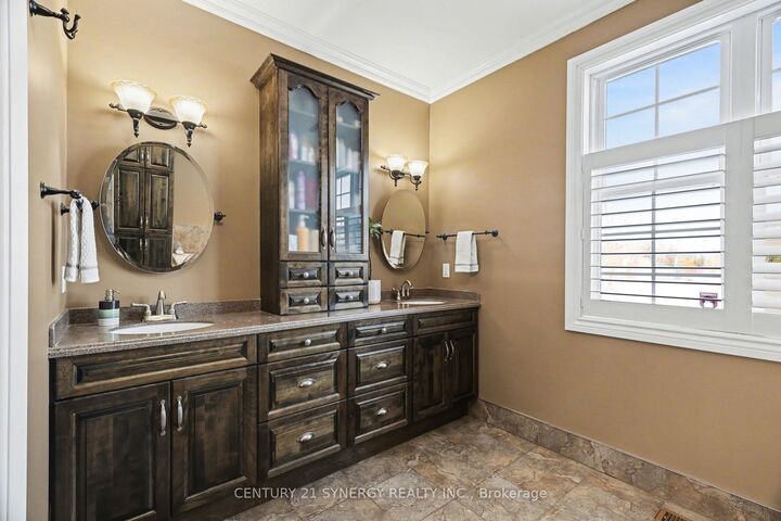 Property Photo: 30 Basswood Crescent ON K7A 0C8