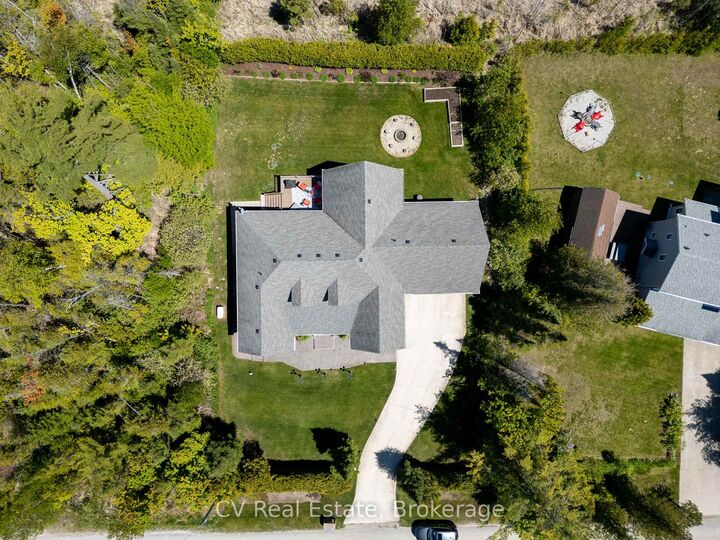 Property Photo: 180 St. Edmunds Crescent ON N0H 2G0