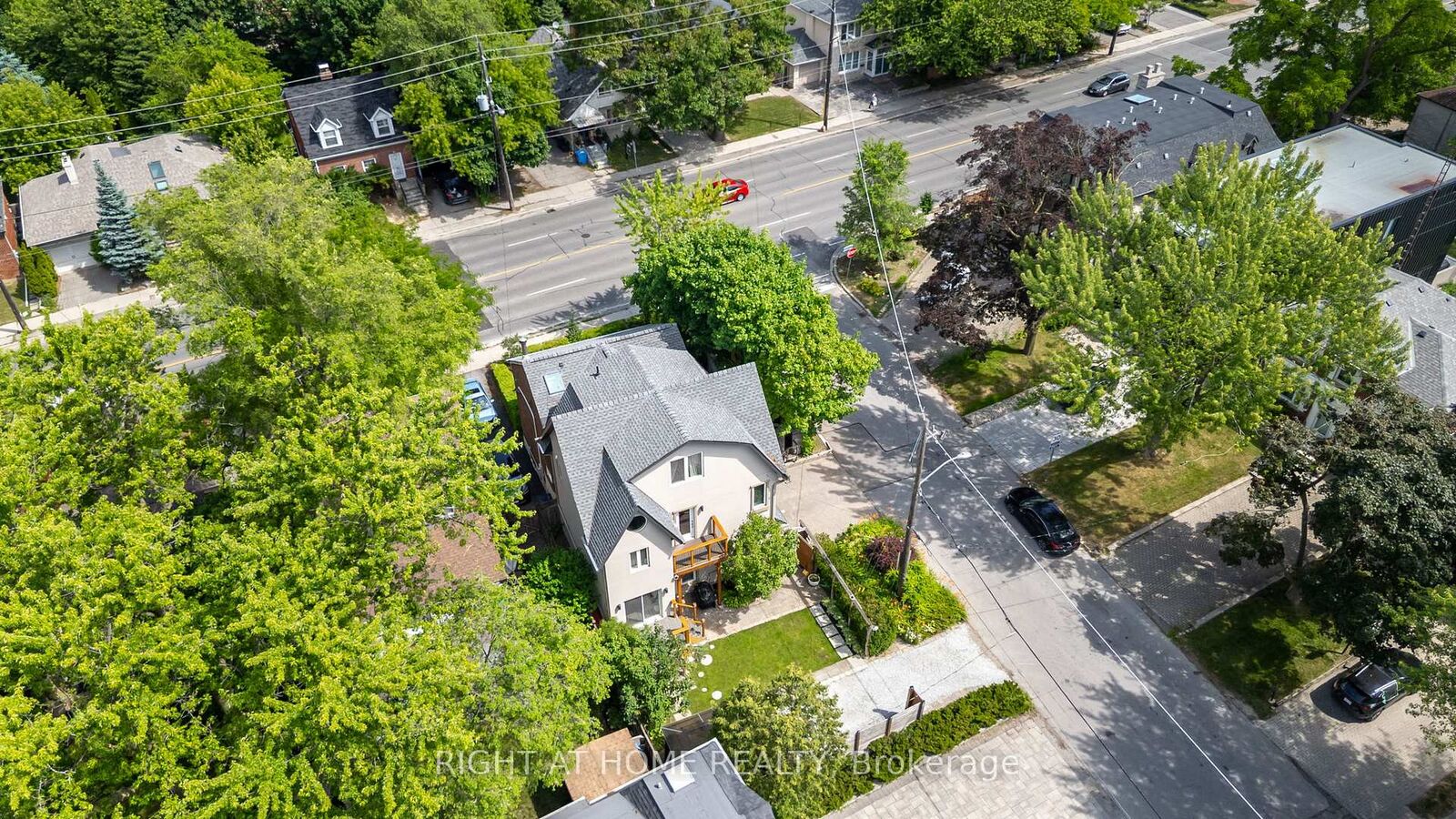 Property Photo: 107 Otter Crescent ON M5N 2W9
