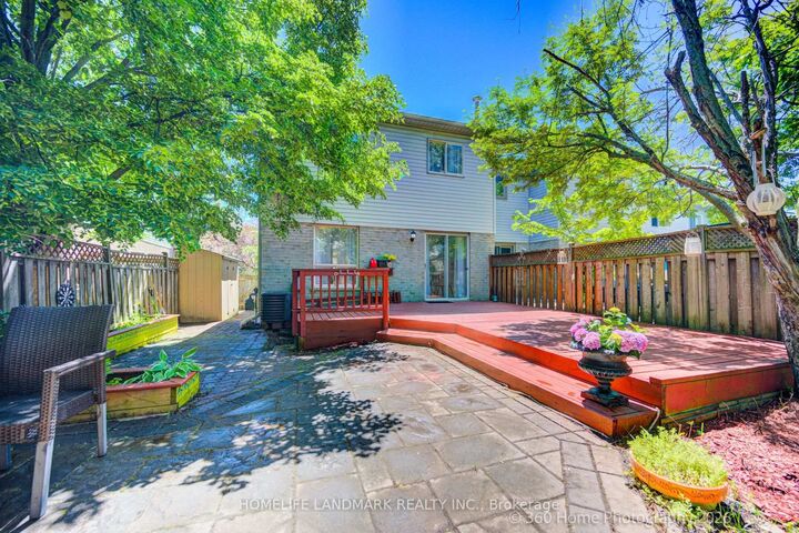 Property Photo: 423 Levanna Lane ON L6H 6B8
